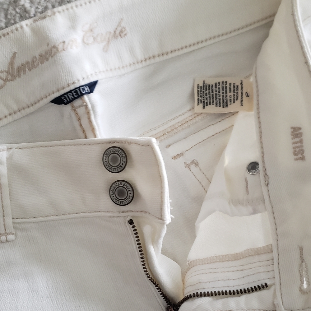 American Eagle Artist Cropped White Jeans